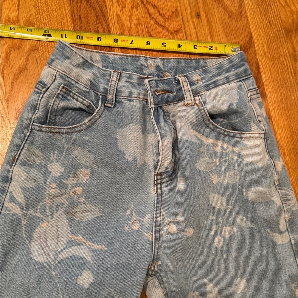Floral Patterned Blue Jeans - Picture 3 of 9